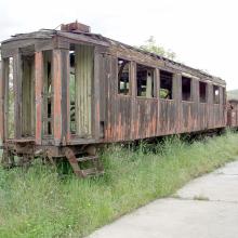 02 – Locomotiva abandonada na Estação do Pocinho. 2006. Foto Luís Canotilho