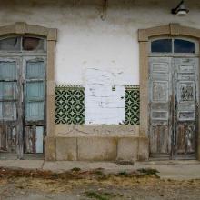 06 – Linha do Sabor. Estação abandonada de Carviçais. 2008. Foto João Gomes