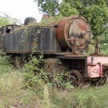 19 – Cemitério de locomotivas no Peso da Régua. 2006. Foto Luís Canotilho