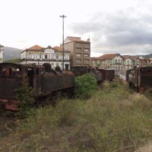 21 – Cemitério de locomotivas no Peso da Régua. 2006. Foto Luís Canotilho
