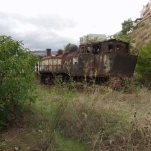 23 – Cemitério de locomotivas no Peso da Régua. 2006. Foto Luís Canotilho