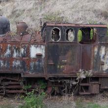 25 – Cemitério de locomotivas no Peso da Régua. 2006. Foto Luís Canotilho